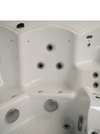 Jacuzzi ogrodowe wanna z hydromasażem 6-osobowe AG-2 z systemem Balboa 220x220cm